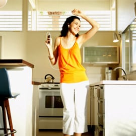 woman-dancing-in-the-kitchen-270-thumb-270x270